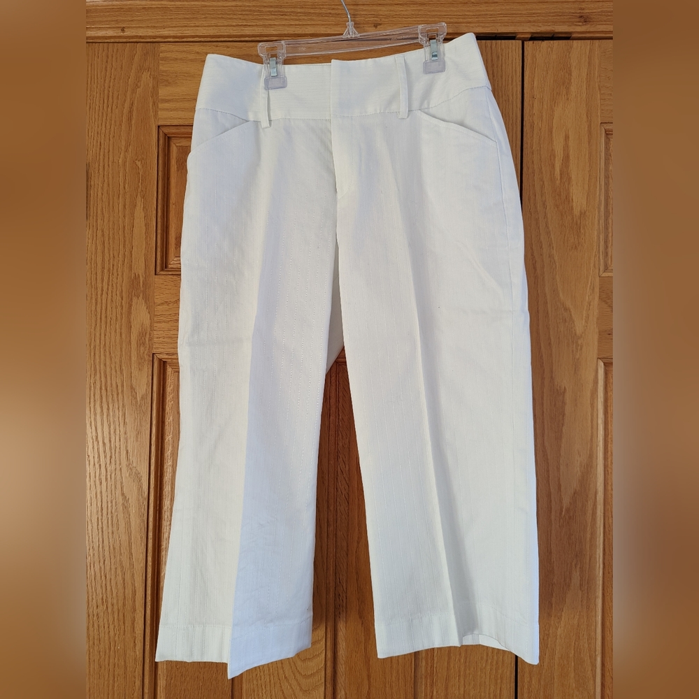 White Capri pants
